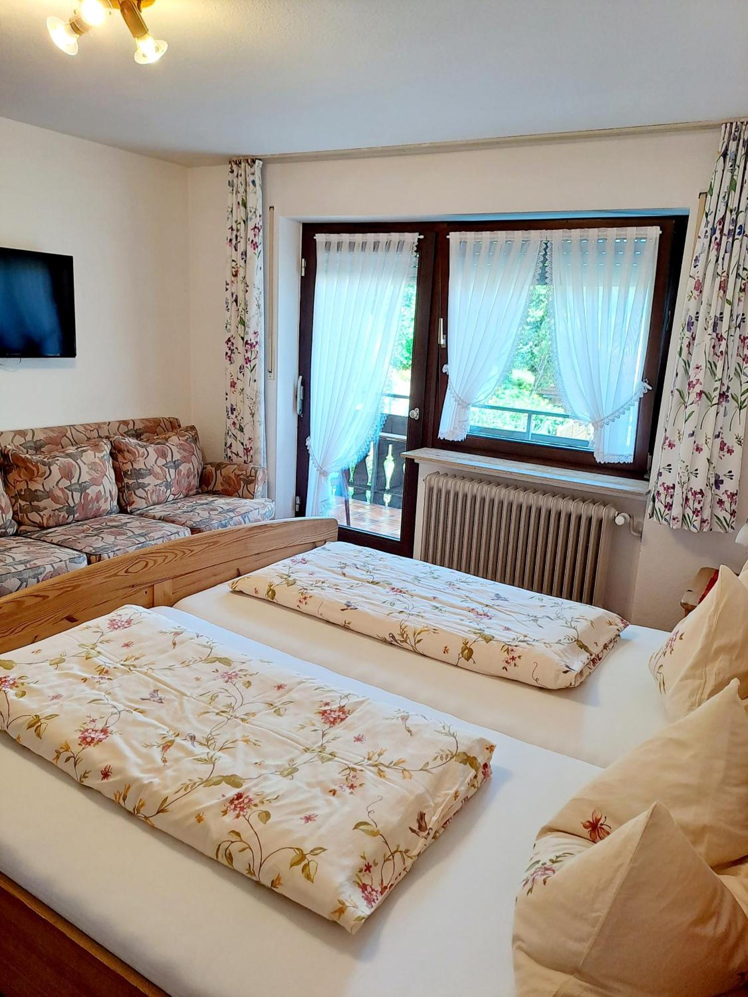 Pension Schlossbergblick Simonswald Luaran gambar