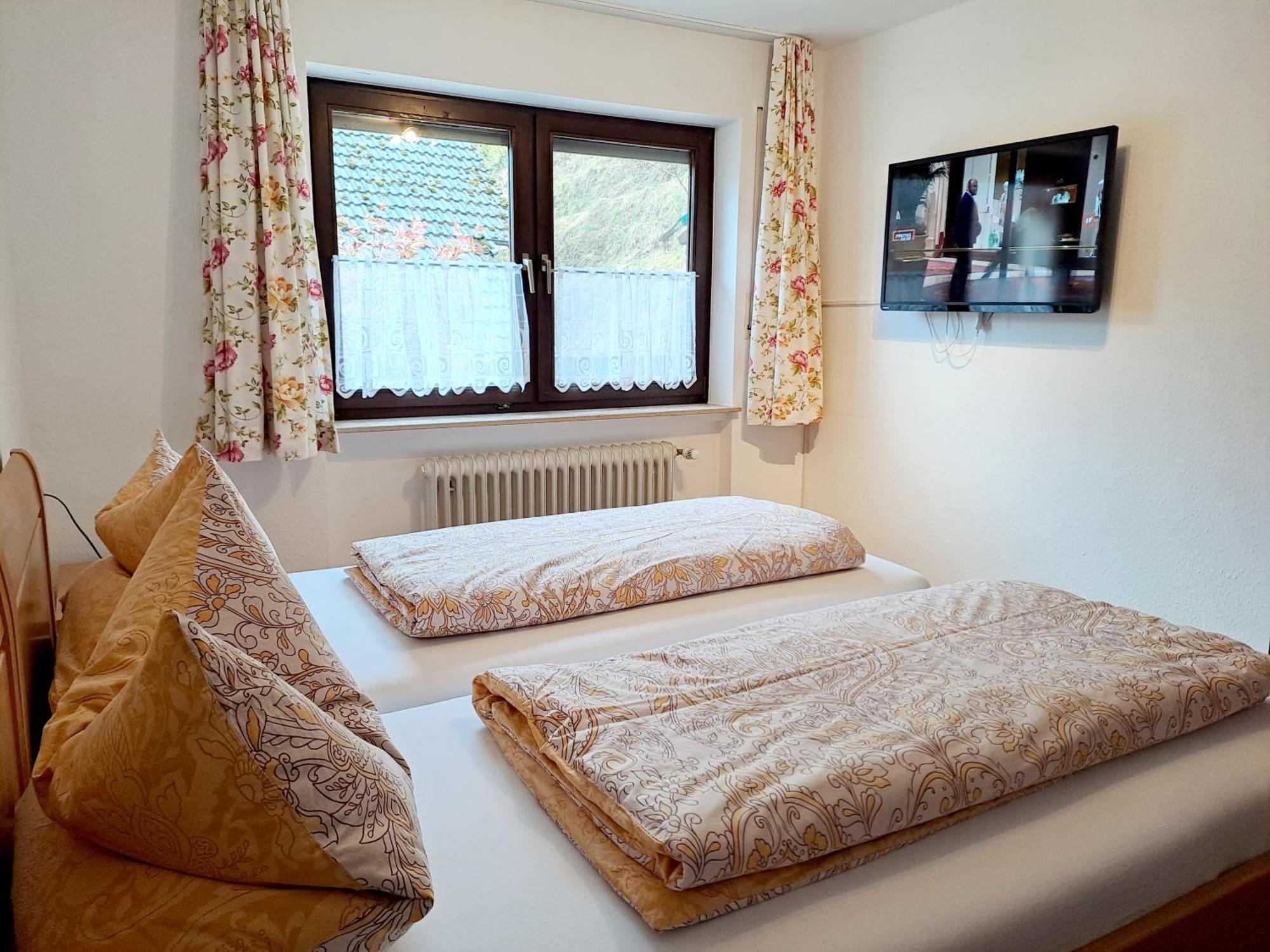 Pension Schlossbergblick Simonswald Luaran gambar